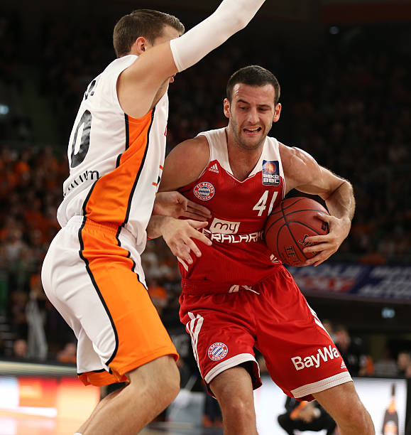 篮下的队友 篮下的队友