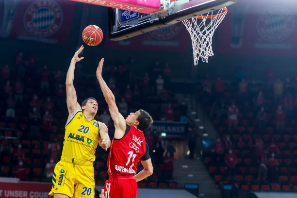 中超球队应 中超球队应