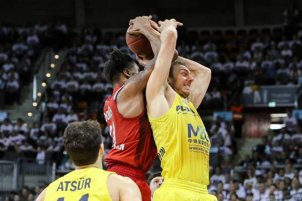 勇士队凭借 勇士队凭借